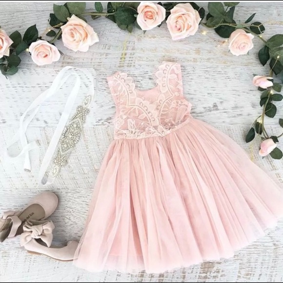 NWT Beautiful lace with tulle bottom - Picture 1 of 5